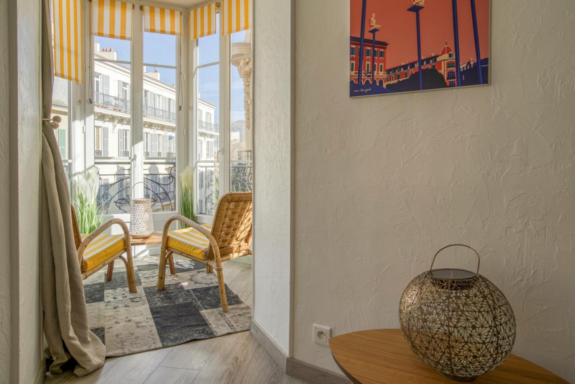 Sublime, Modern, Balconies, A/c, Refurbished Apartment Nice