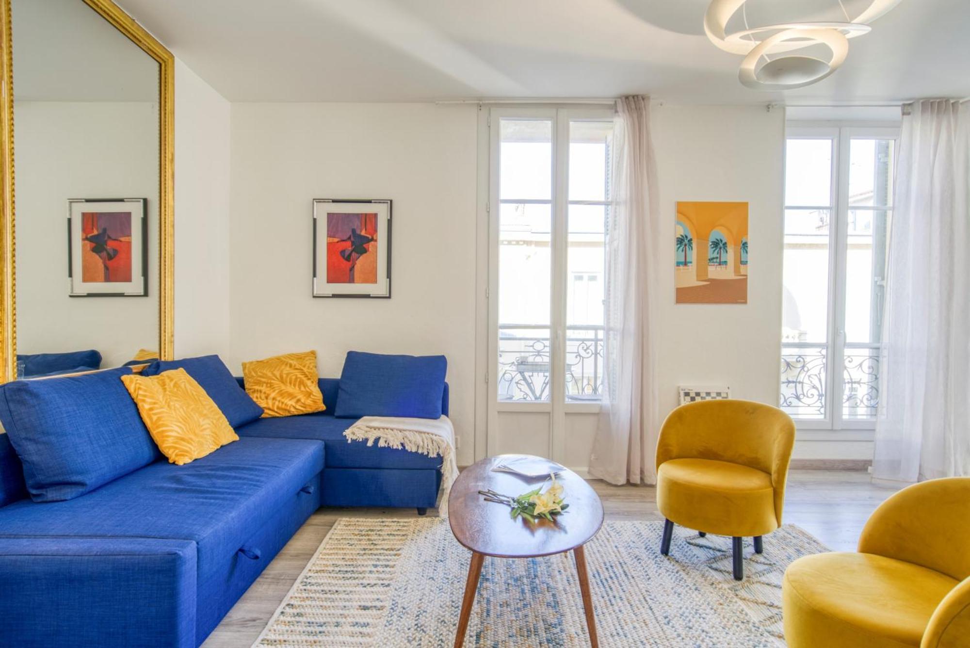 Apartment Sublime, Modern, Balconies, A/c, Refurbished *