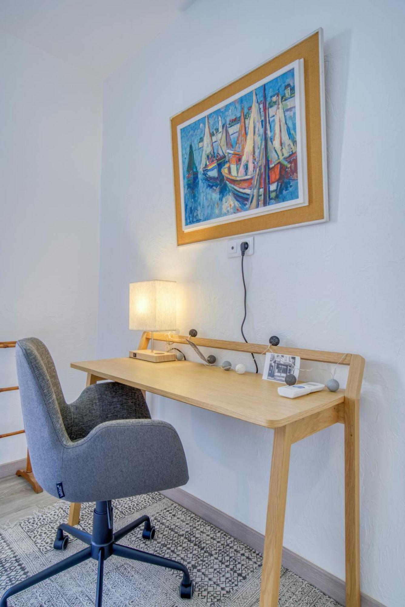 Apartment Sublime, Modern, Balconies, A/c, Refurbished