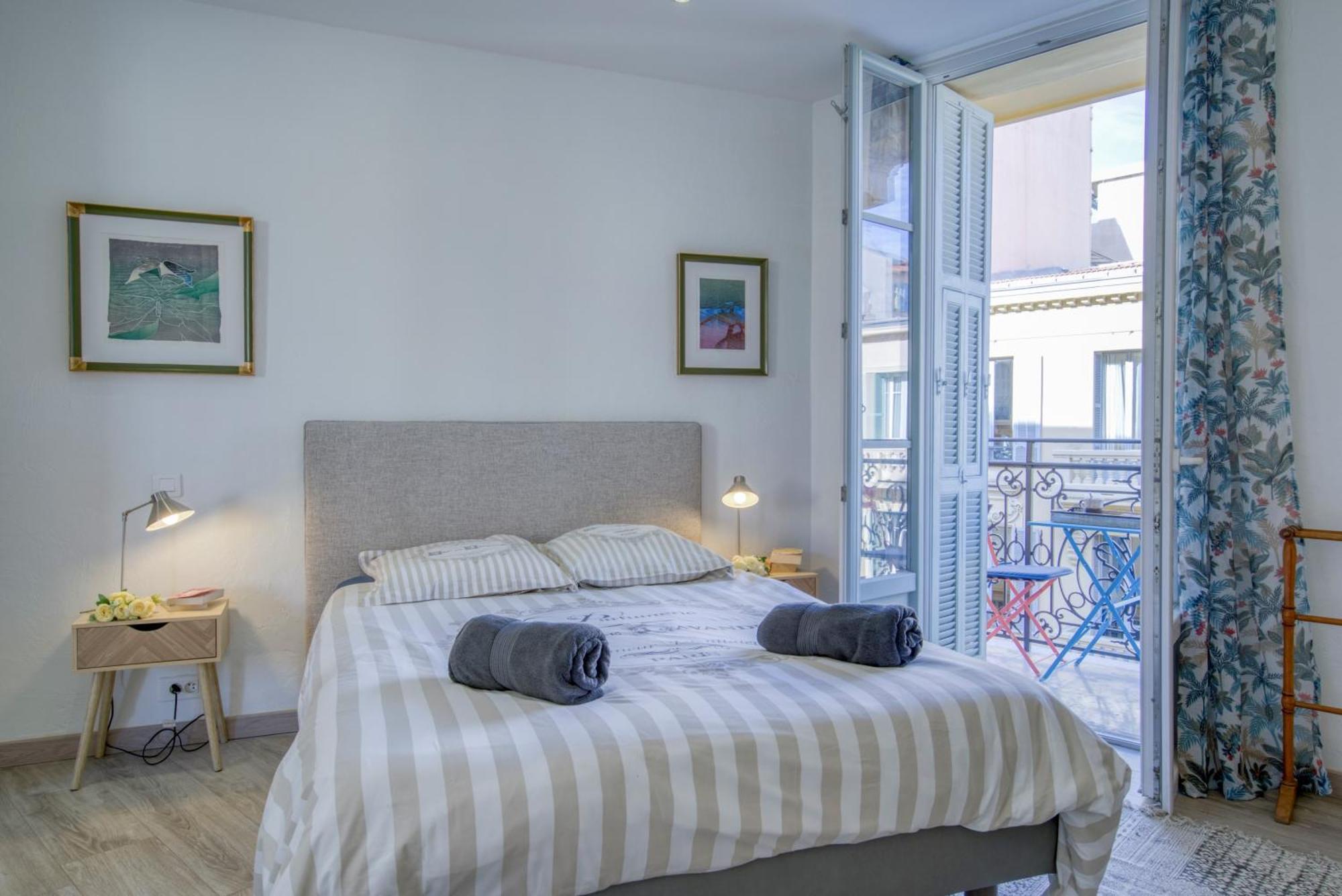 Apartment Sublime, Modern, Balconies, A/c, Refurbished