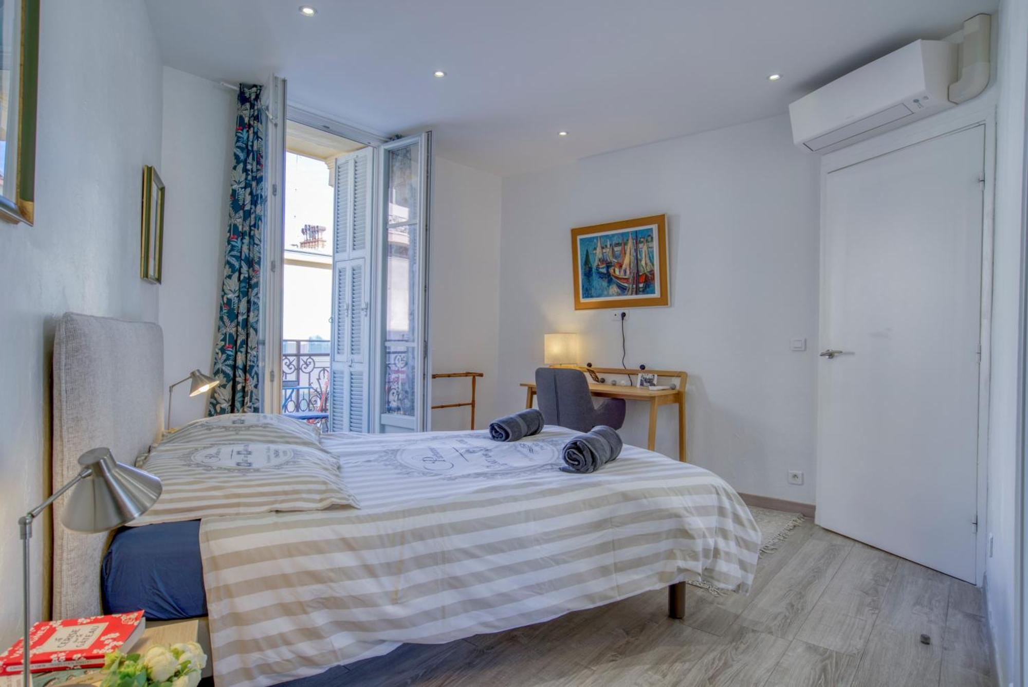 Apartment Sublime, Modern, Balconies, A/c, Refurbished