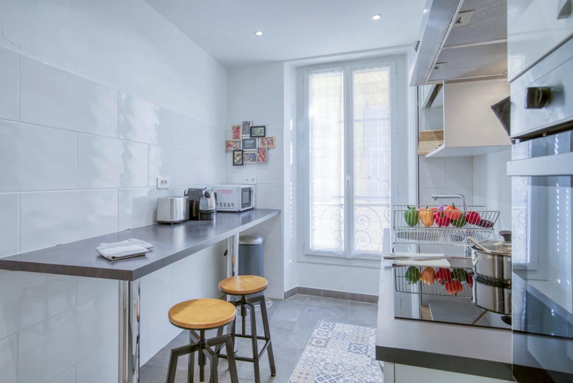 Sublime, Modern, Balconies, A/c, Refurbished Apartment