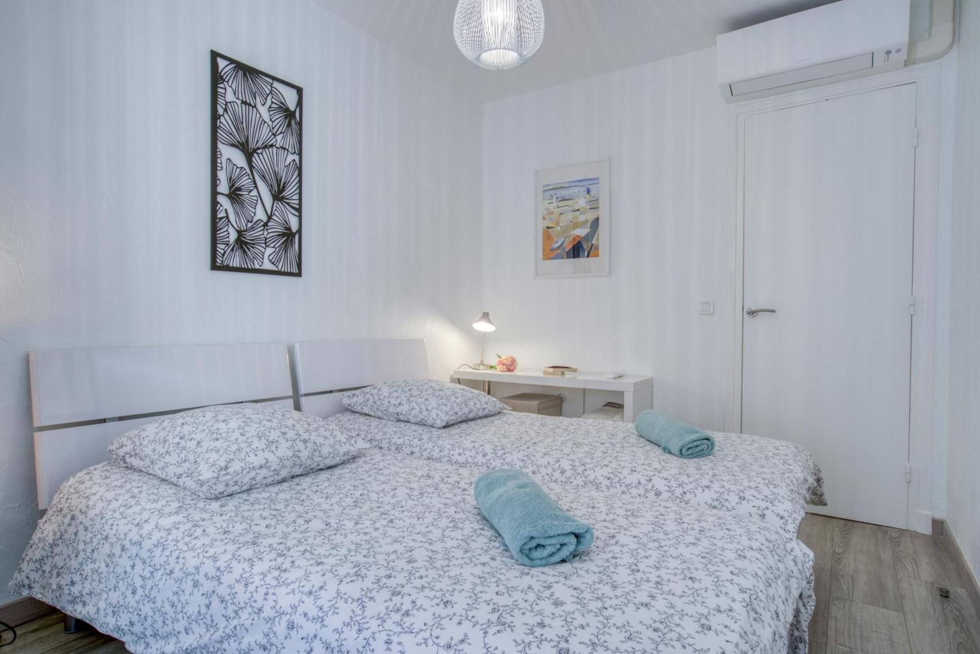 Apartment Sublime, Modern, Balconies, A/c, Refurbished